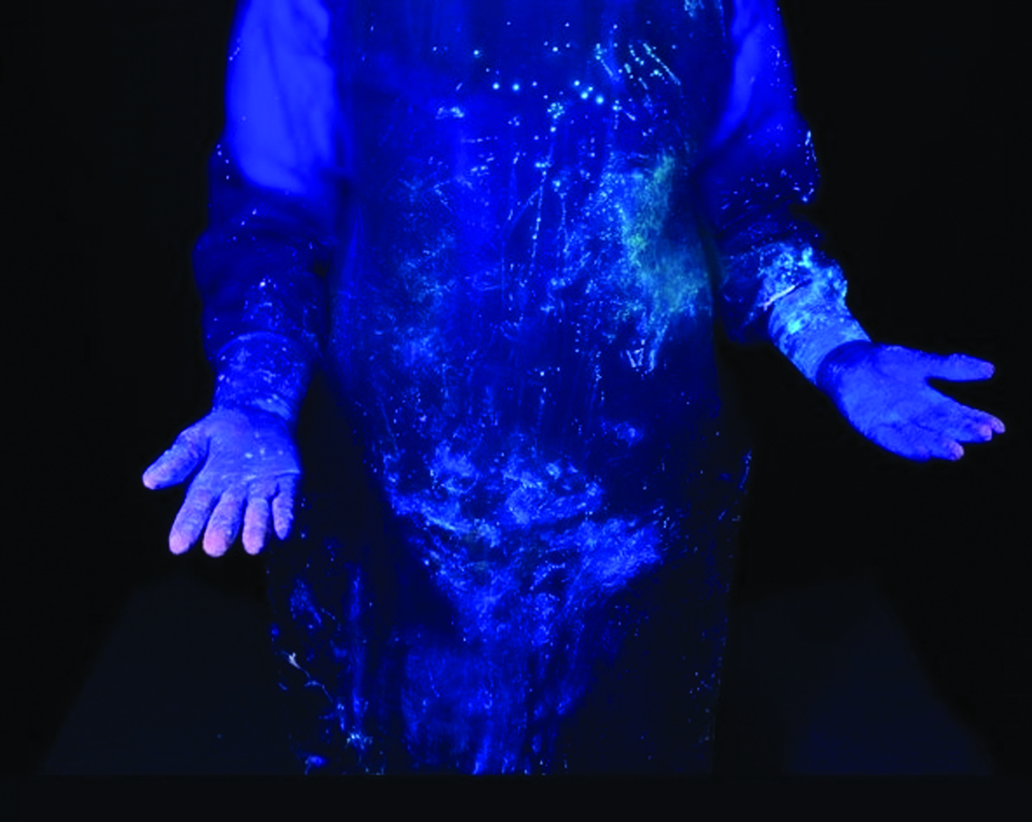 Ultraviolet tracers are used to replicate contact and airborne transmission of infectious pathogens in simulation scenarios